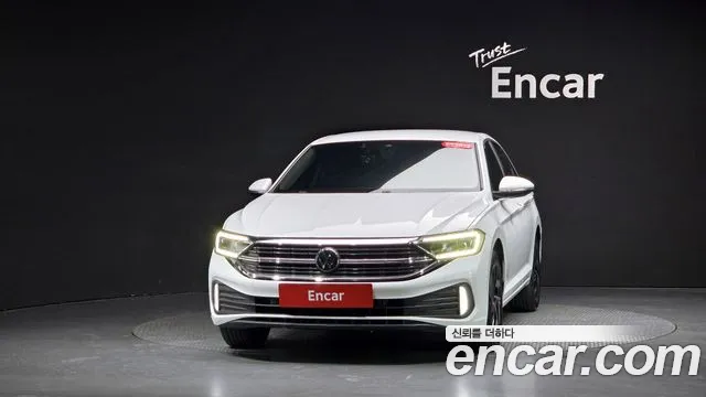 Volkswagen Jetta 2024 thumb 2