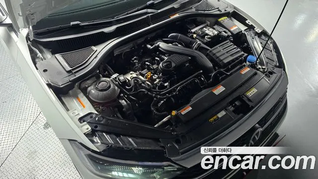 Volkswagen Jetta 2024 thumb 5