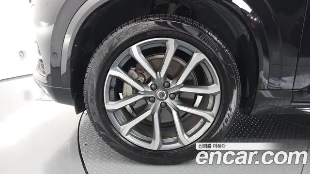 Volvo XC90 2017 thumb 5