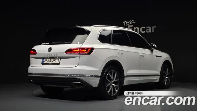 Volkswagen Touareg 2020 thumb 2