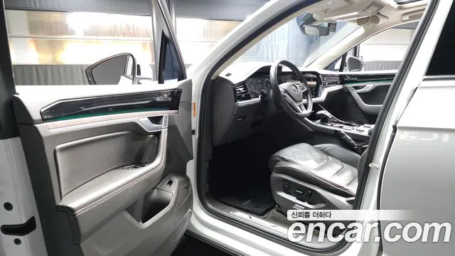 Volkswagen Touareg 2020 thumb 10