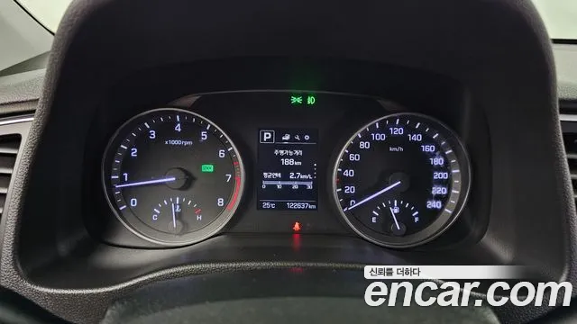 Hyundai Avante 2017 thumb 8