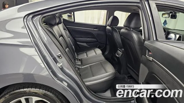 Hyundai Avante 2017 thumb 12