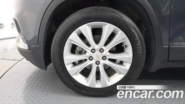 ChevroletGMDaewoo Tracker 2016 thumb 5