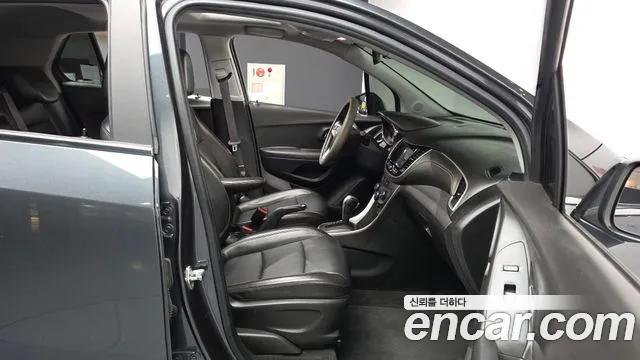 ChevroletGMDaewoo Tracker 2016 thumb 11