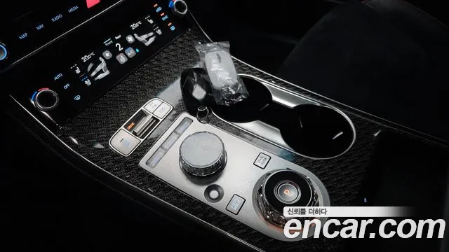 Genesis GV70 2024 thumb 9