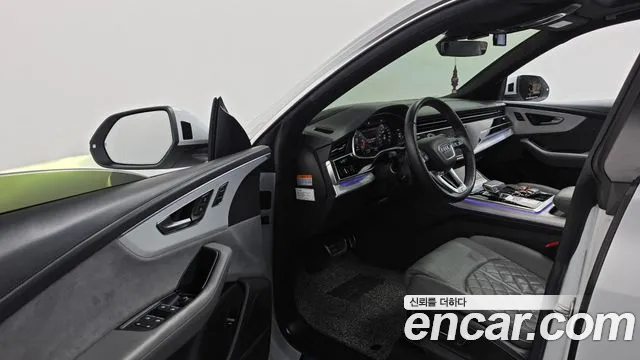 Audi Q8 2020 thumb 9