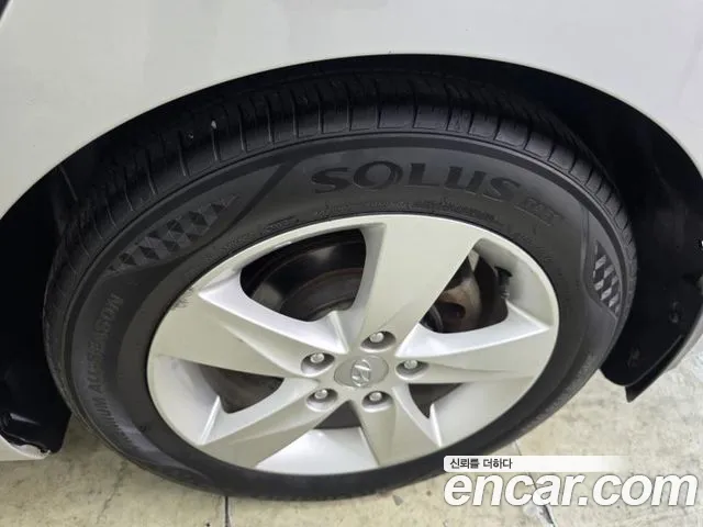 Hyundai Avante 2011 thumb 5