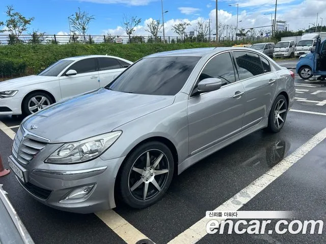 Hyundai Genesis 2013 thumb 2