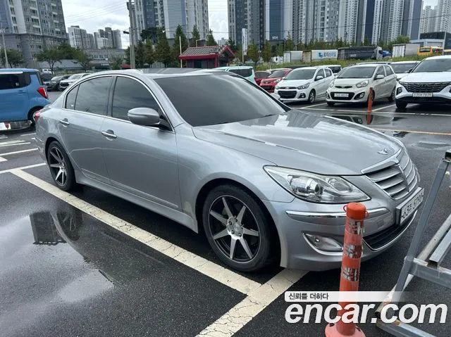 Hyundai Genesis 2013 thumb 3