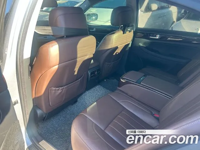 Hyundai Genesis 2013 thumb 8