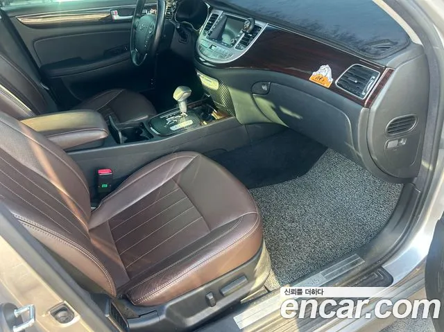 Hyundai Genesis 2013 thumb 10