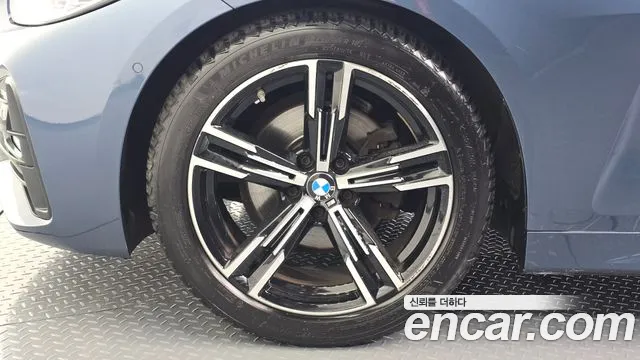 BMW 4-Series 2021 thumb 4