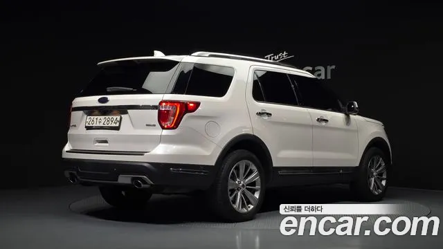 Ford Explorer 2018 thumb 2