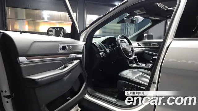 Ford Explorer 2018 thumb 10