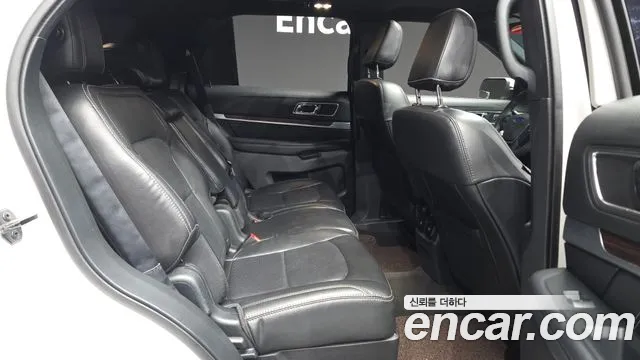 Ford Explorer 2018 thumb 12