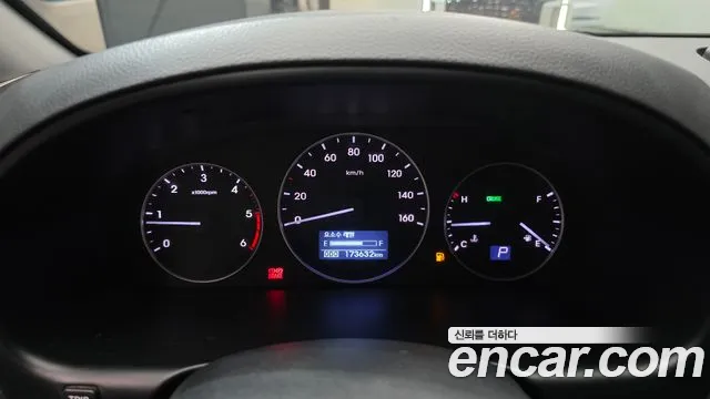 Hyundai Starex 2015 thumb 8