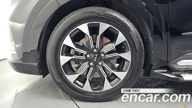 Kia Carnival 2021 thumb 5