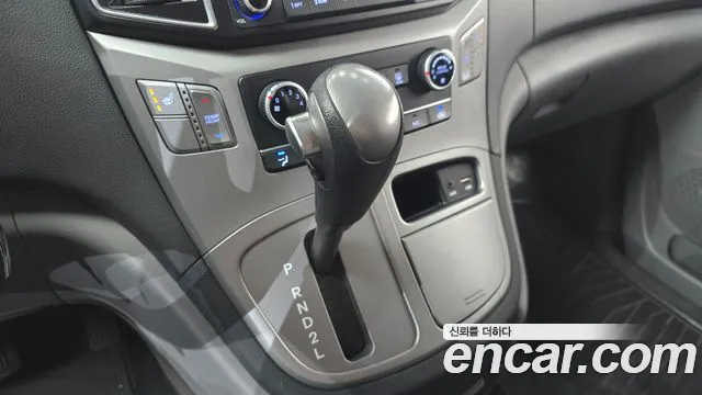 Hyundai Starex 2016 thumb 9