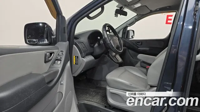 Hyundai Starex 2016 thumb 10