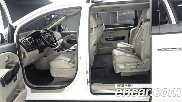 Kia Carnival 2018 thumb 11