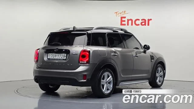 MINI Countryman 2019 thumb 2