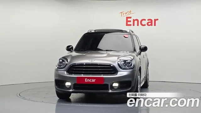 MINI Countryman 2019 thumb 3