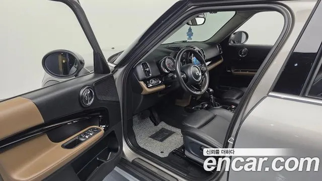 MINI Countryman 2019 thumb 10