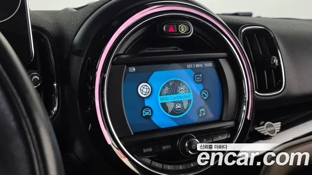 MINI Countryman 2019 thumb 11