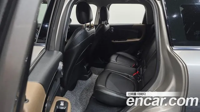 MINI Countryman 2019 thumb 12