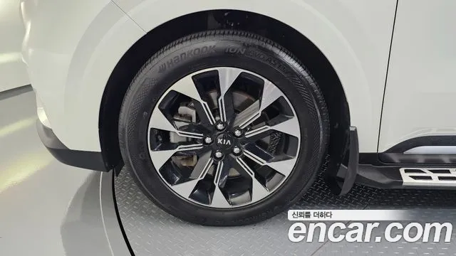 Kia Carnival 2020 thumb 4