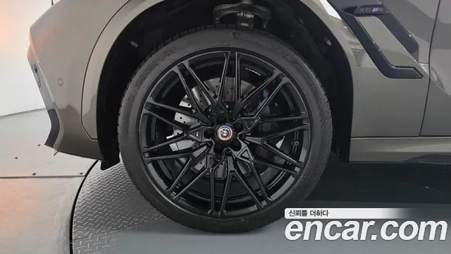 BMW X6M 2023 thumb 4