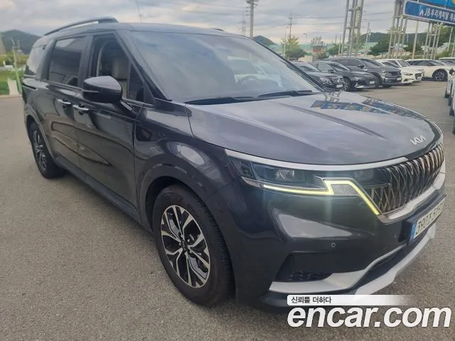 Kia Carnival 2023 thumb 2