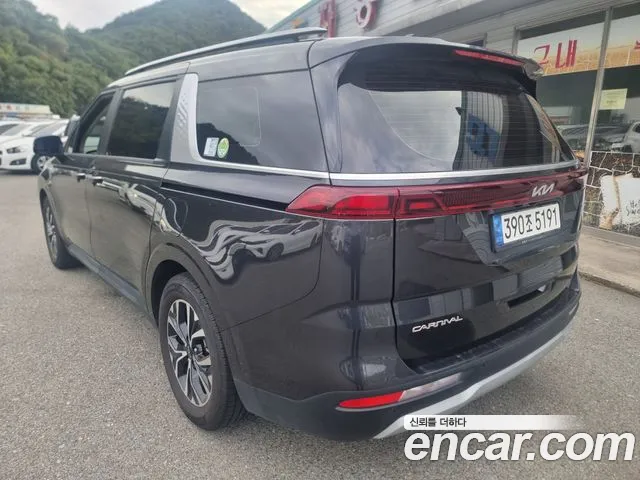 Kia Carnival 2023 thumb 5