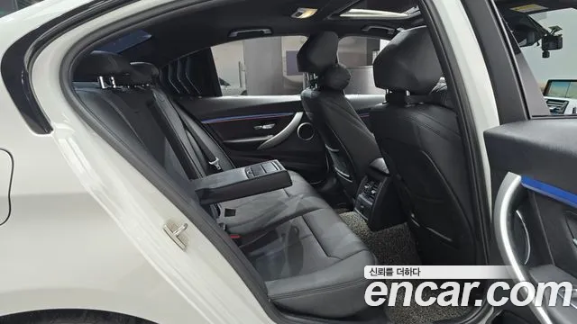 BMW 3-Series 2015 thumb 10
