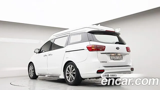Kia Carnival 2019 thumb 2