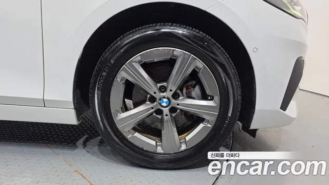 BMW 2-Series 2023 thumb 5