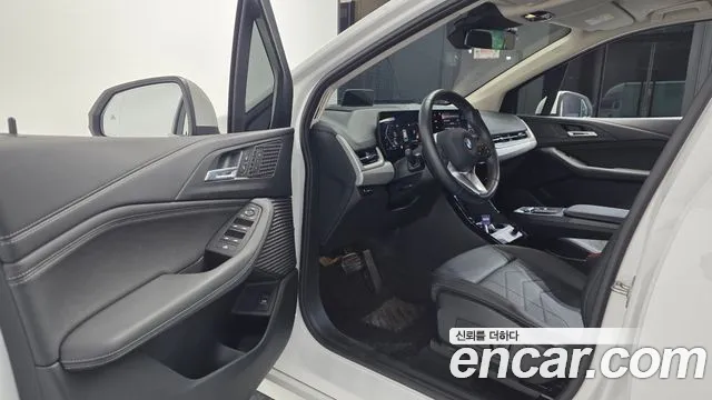 BMW 2-Series 2023 thumb 10