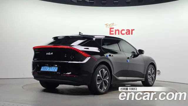 Kia EV6 2023 thumb 2