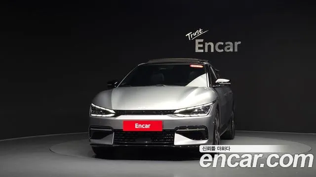 Kia EV6 2023 thumb 2