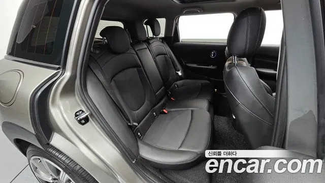 MINI Clubman 2020 thumb 11