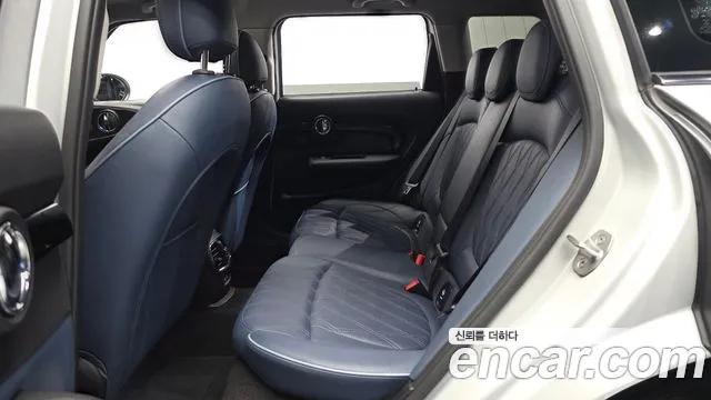 MINI Clubman 2022 thumb 11