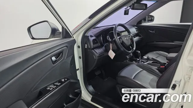 KG_Mobility_Ssangyong TIBOLI 2017 thumb 10