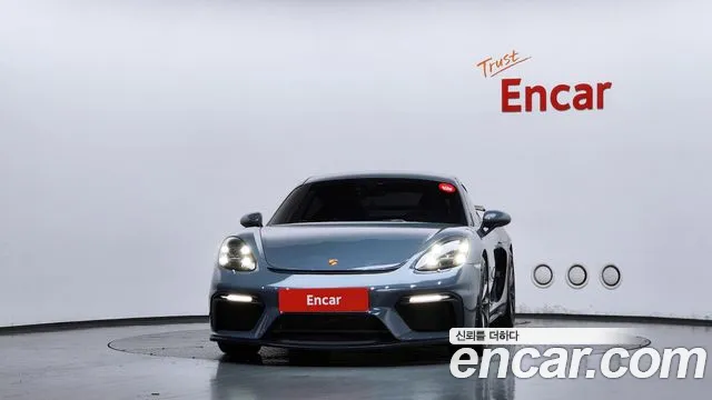 Porsche Cayman 2018 thumb 3