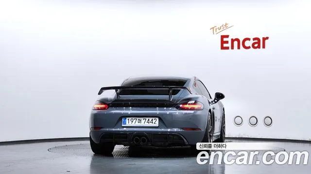 Porsche Cayman 2018 thumb 4