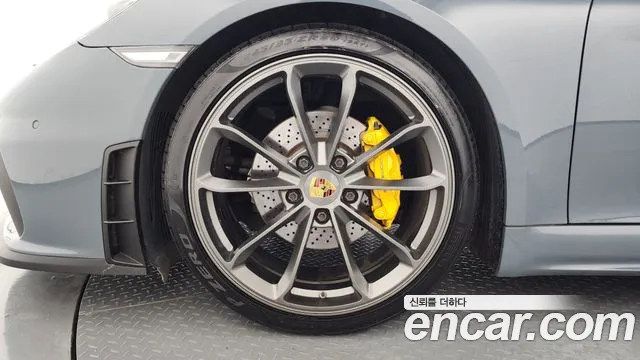 Porsche Cayman 2018 thumb 5
