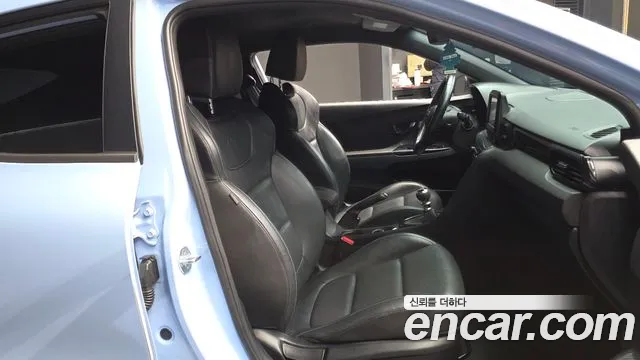 Hyundai Veloster 2018 thumb 11