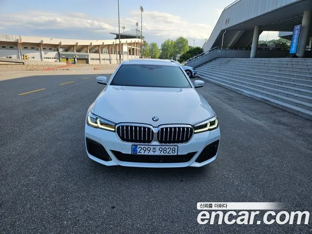 BMW 5-Series 2020 thumb 3