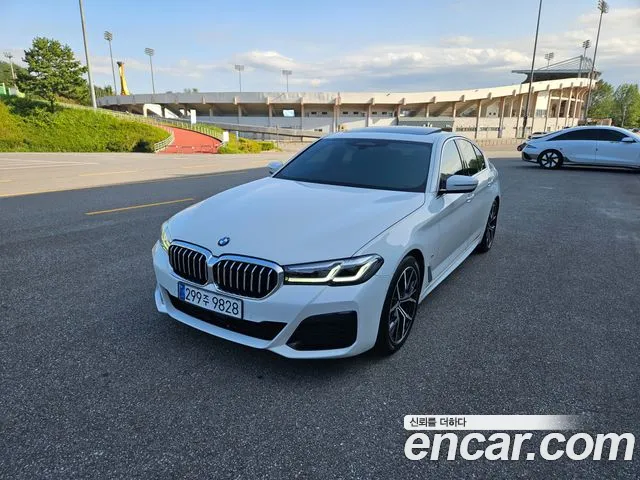 BMW 5-Series 2020 thumb 12