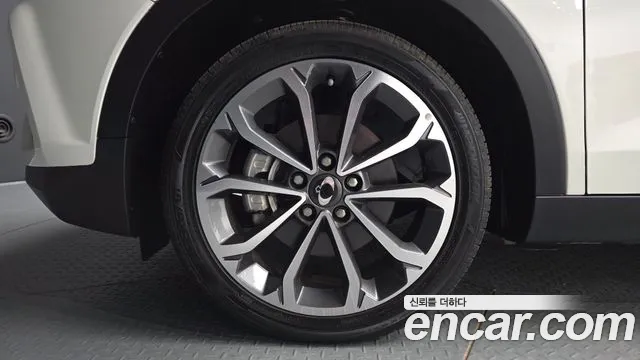 KG_Mobility_Ssangyong TIBOLI 2017 thumb 5